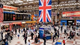 A Walk Through The London Victoria Station London England [upl. by Eirrahs98]